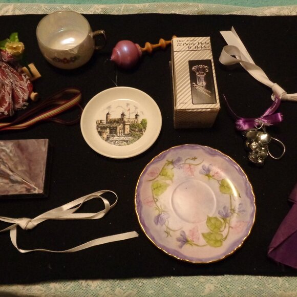 OLD MONEY JUNK DRAWER VINTAGE PORCELAIN POTTERY DOLL ORNAMENT RIBBON ETC. LOT - Picture 8 of 16